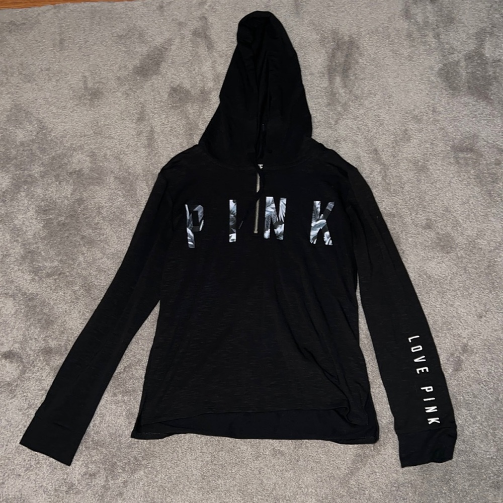 Medium Womens Black Long Sleeved Hooded T-Shirt